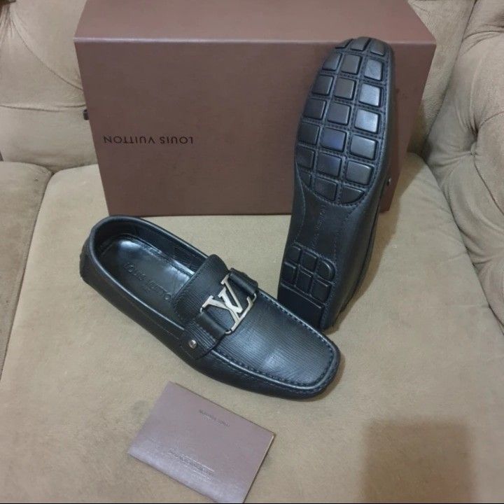 Sepatu Pria LV Louis Vuitton Original, Fesyen Pria, Sepatu , Sepatu Formal  di Carousell