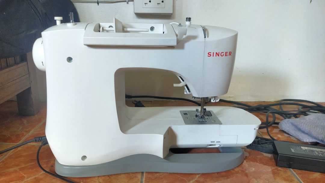 Singer Confidence Sewing Machine, TV & Home Appliances, Other Home