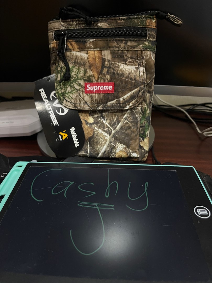 Supreme FW19 Shoulder Bag Camo, Women's Fashion, Bags & Wallets
