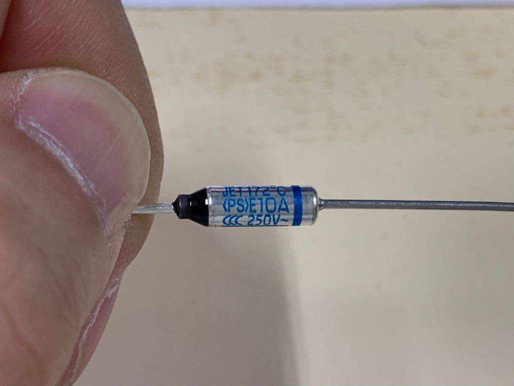 Thermal fuse (SF169E, C1532), Everything Else on Carousell