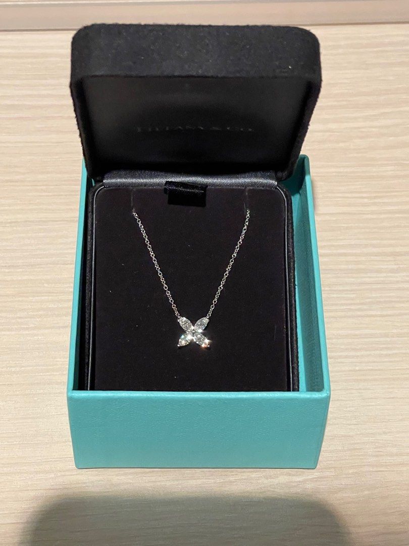 Tiffany victoria store necklace medium