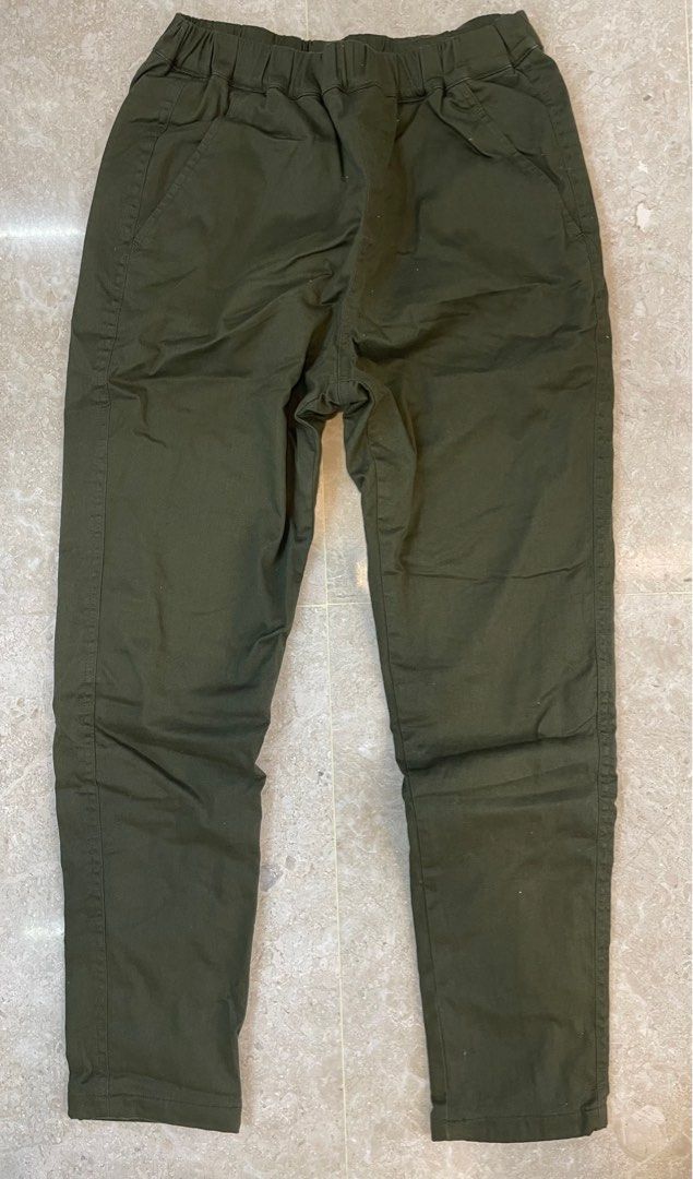 Uniqlo heattech warm lined pants army green, Women's Fashion, Bottoms, Jeans  & Leggings on Carousell