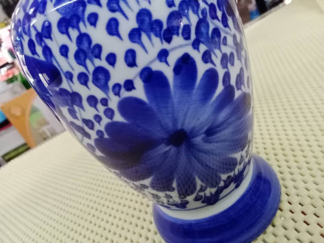 VASE PORCELAIN FLOWER MOTIF, Furniture & Home Living, Home Decor, Vases