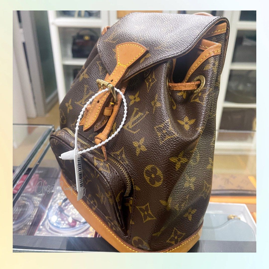 Advise please! Not happy with the embossing on my new Montsouris backpack.  What can I do? My bag vs how it is advertised on LV site. : r/Louisvuitton