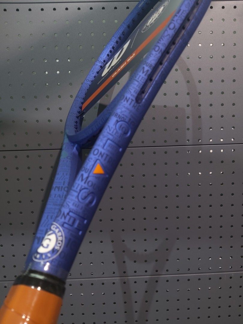 Wilson Clash 100 v2 Roland Garros Edition, 運動產品, 運動與體育, 運動與體育 球拍和球類運動