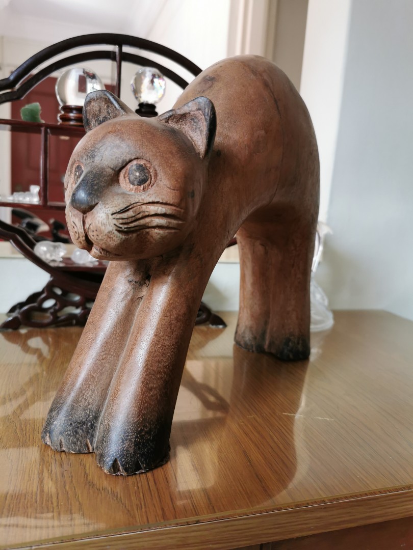 Wooden carving cat statue, Hobbies & Toys, Memorabilia