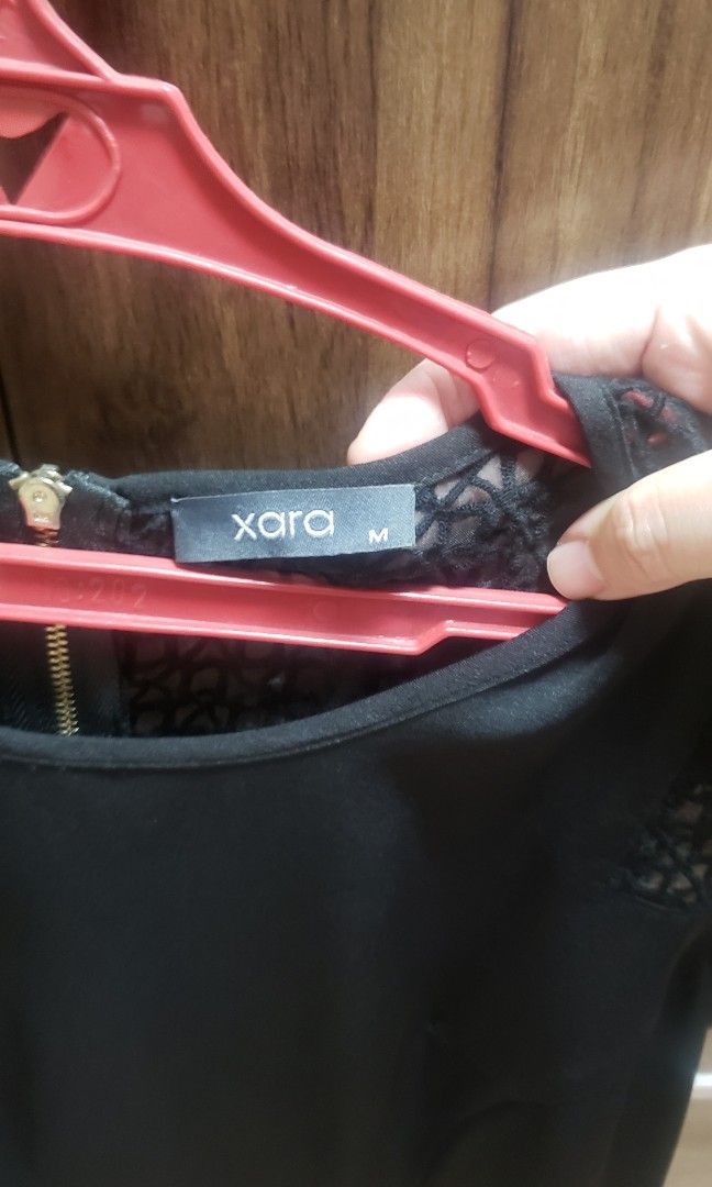 XARA black dress size M (Category: Dresses) located in Malabon City. Submitted by moibee (Listing ID 1195823761, Image 3). Description: used approximately less than 5x. un great condition rfs: cant fit into already.