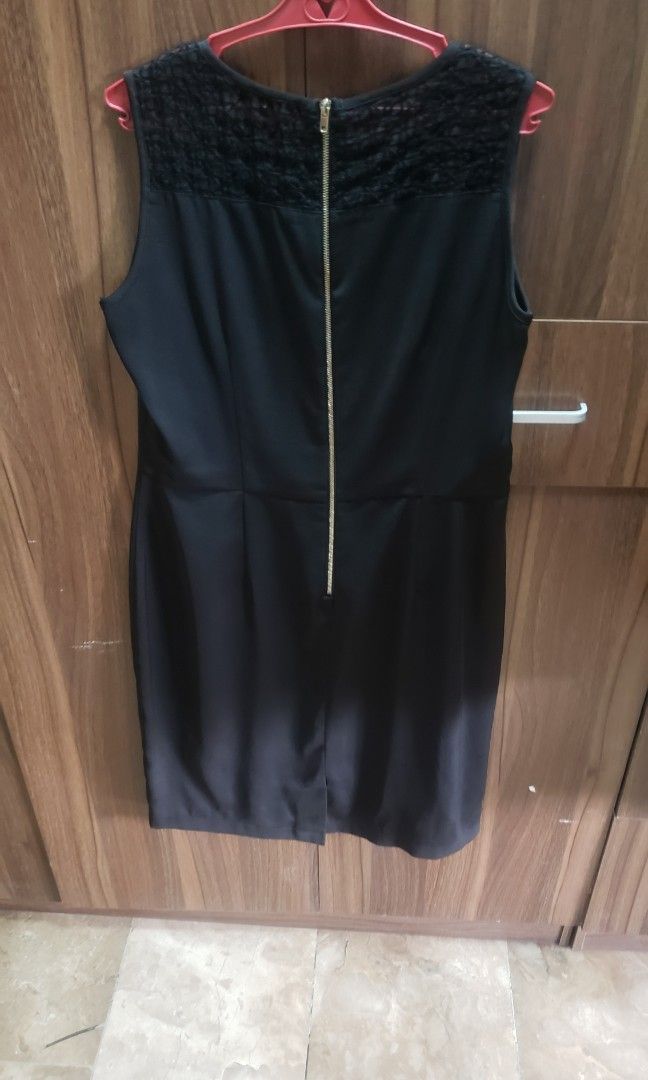XARA black dress size M (Category: Dresses) located in Malabon City. Submitted by moibee (Listing ID 1195823761, Image 2). Description: used approximately less than 5x. un great condition rfs: cant fit into already.