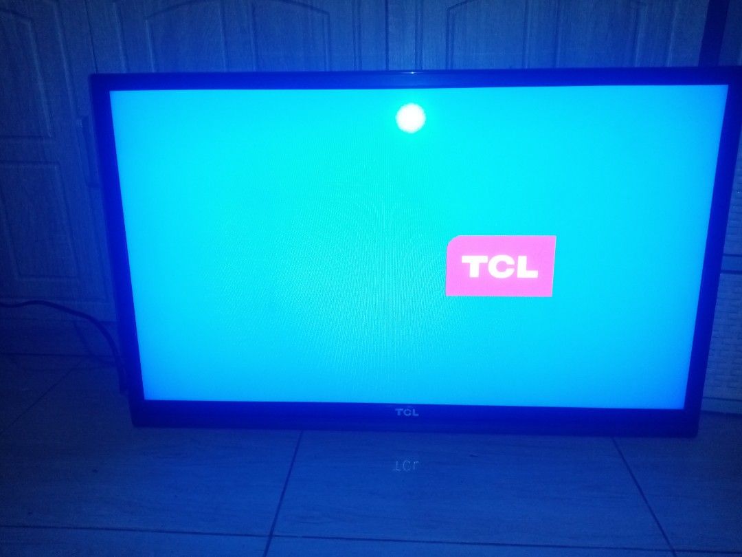 32 inches Led tcl, TV & Home Appliances, TV & Entertainment, TV on ...