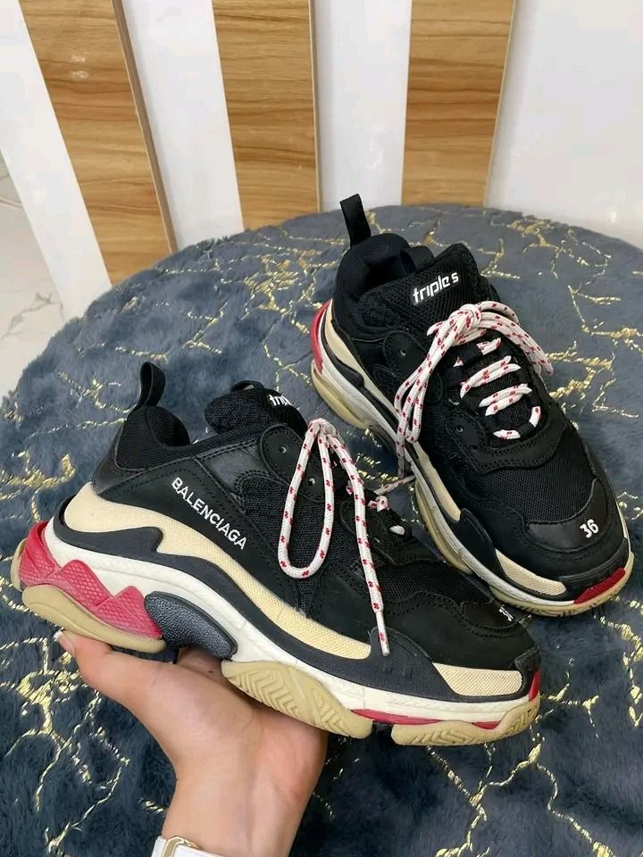 Balenciaga triple s size 36 2025