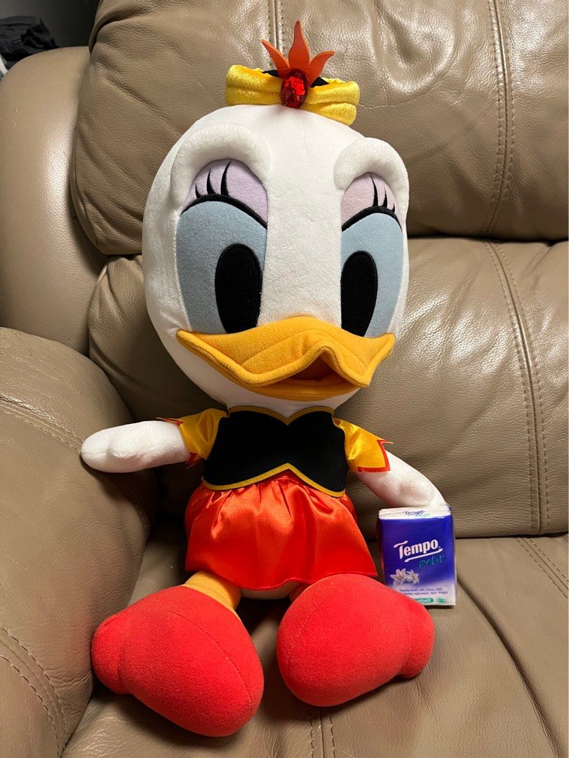 迪士尼正版景品disney Daisy 黛西鴨唐老鴨女朋友阿拉伯版大公仔 興趣及遊戲 玩具 遊戲類 Carousell
