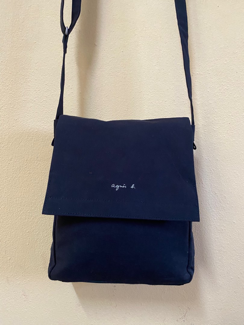Agnes b sling bag 2025