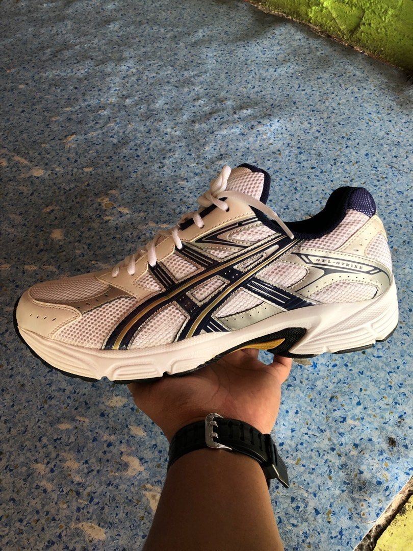Asics gel hotsell strike 2