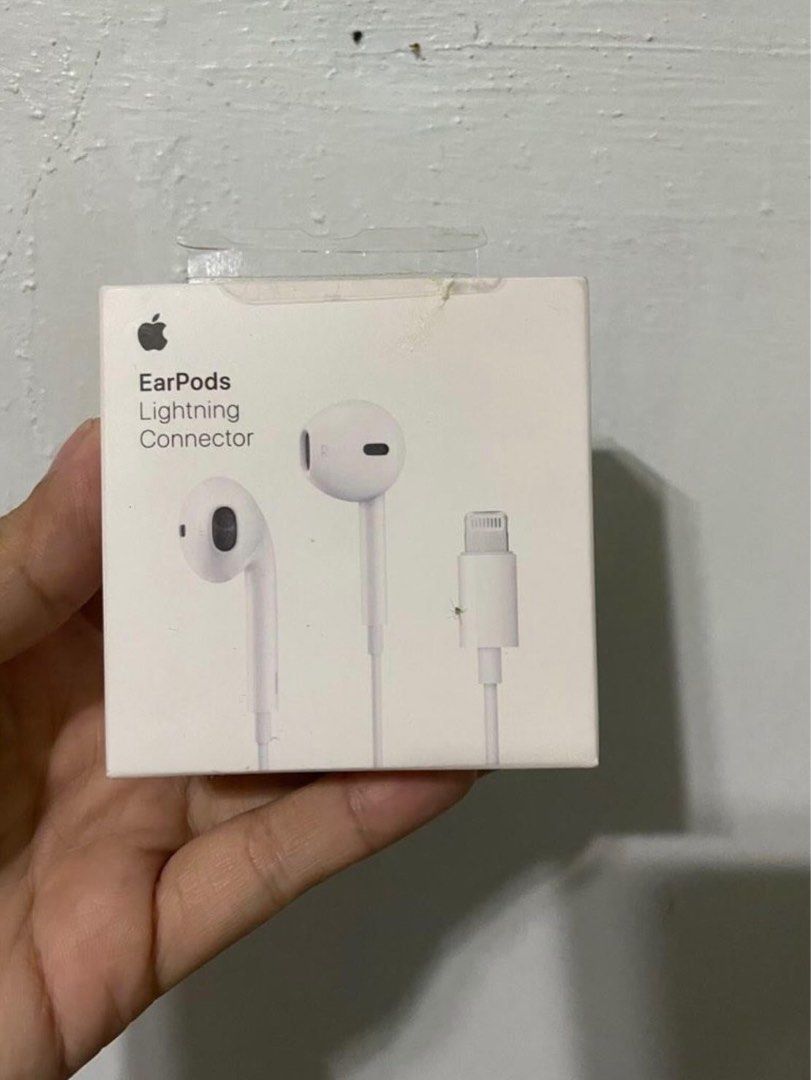 Authentic Brand new Apple Earpods with lightning Connector, Audio, Earphones  on Carousell