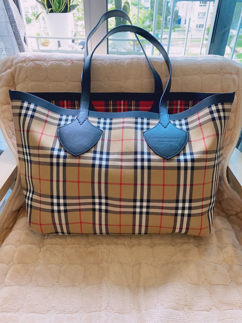 Burberry giant reversible tote new arrivals