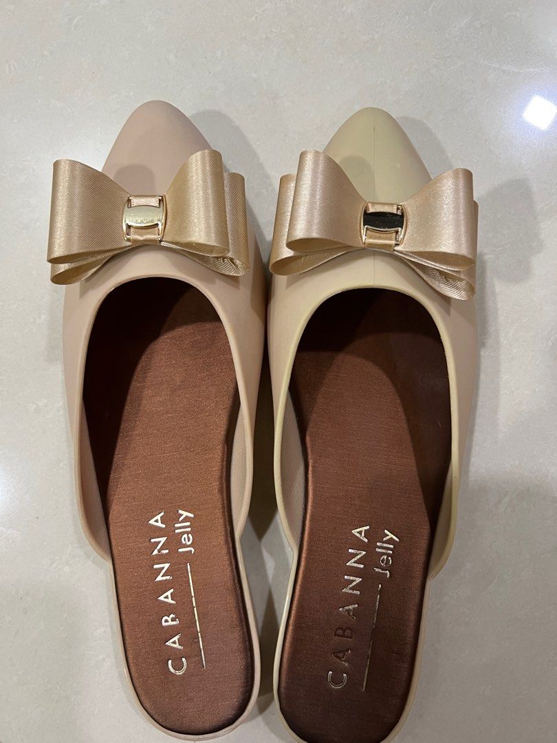 Cabanna jelly shoes flats in Gold color Women s Fashion Footwear Flats on Carousell