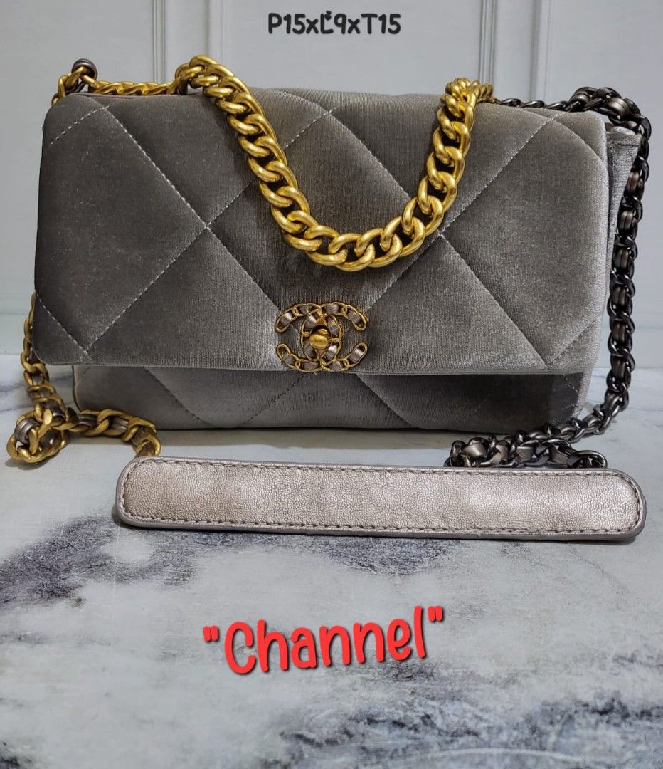 SALE Chanel bag beludru, Fesyen Wanita, Tas & Dompet di Carousell