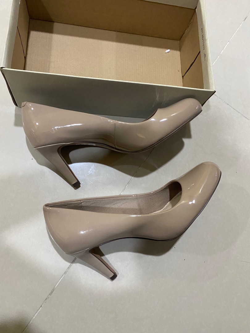 Clarks Carlita Cove Women s Fashion Footwear Heels on Carousell