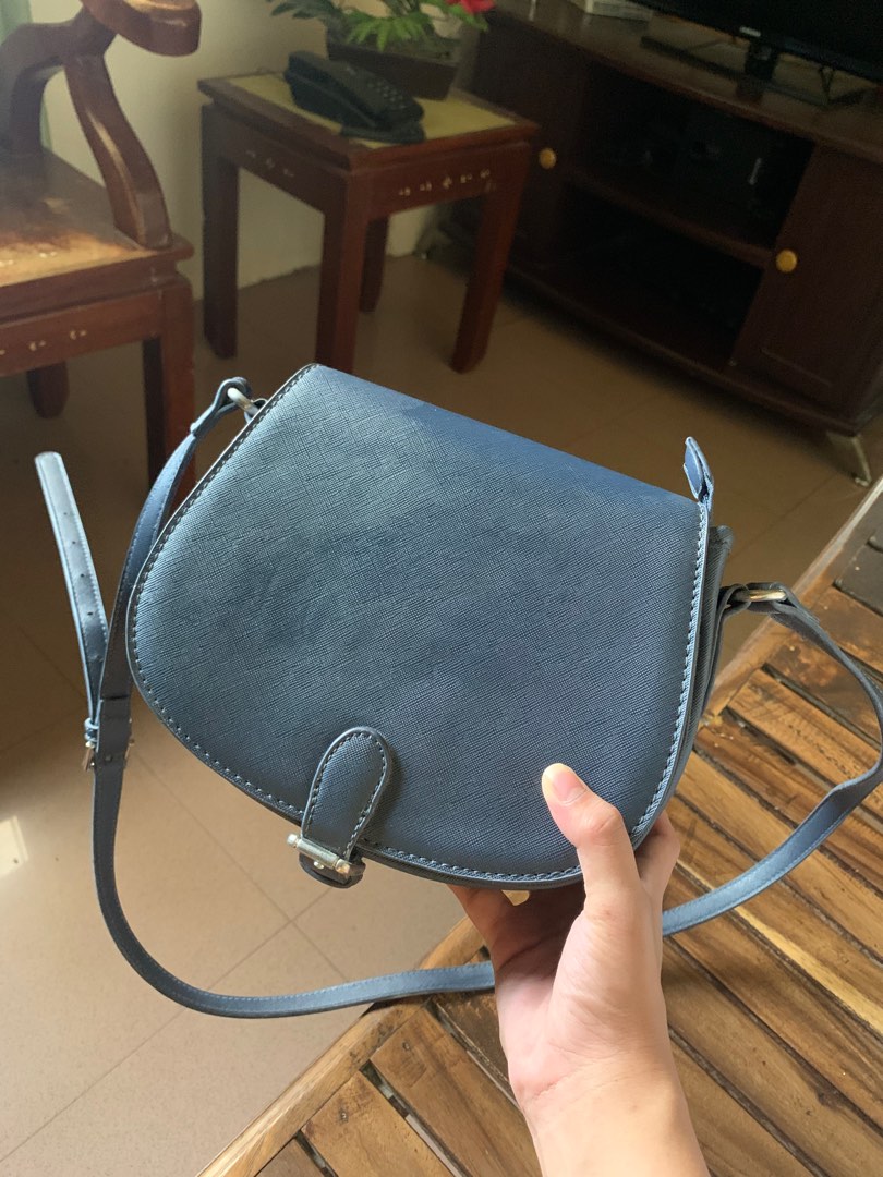 FOR SALE‼️ SLING BAG (CLN), Men's Fashion, Bags, Sling Bags on Carousell