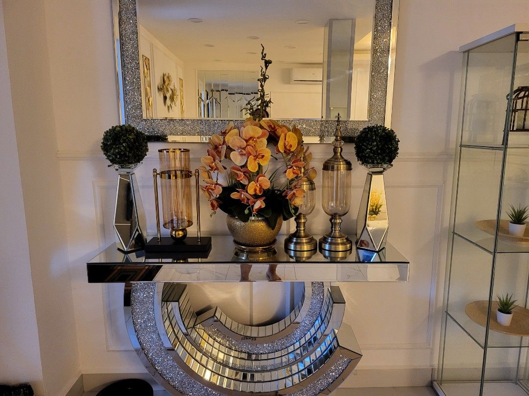 Console table & Mirror (Category: Other Home Decor) located in Sungai Buloh. Submitted by sayang31 (Listing ID 1196011834, Image 2). Description: For serius buyer need to let go both own transport.