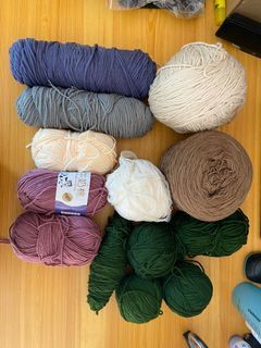 Crochet yarn and tools (bundle)