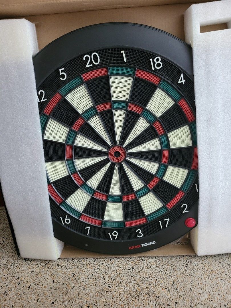 Dart board ( Gran Board 2 ), Sports Equipment, Other Sports Equipment