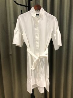 DRESS A BRAND WITH STYLE