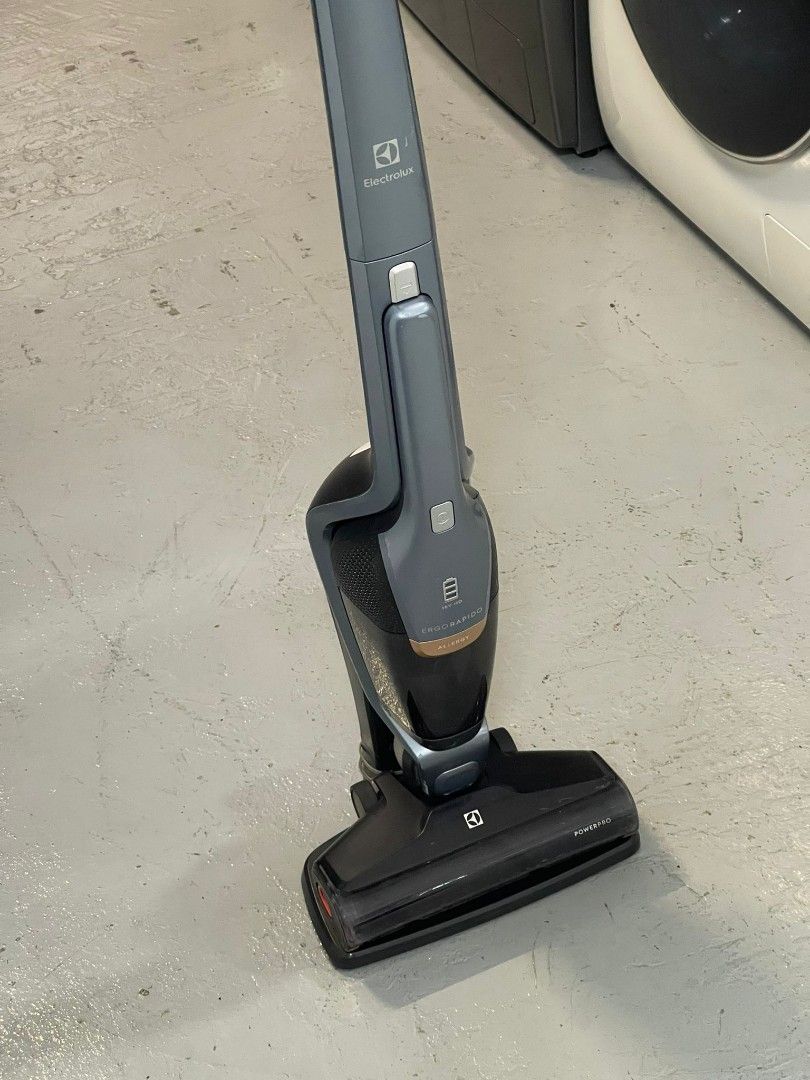 ELECTROLUX ZB3411 HANDSTICK VACUUM CLEANER (18V) 2IN1 ERGORAPIDO