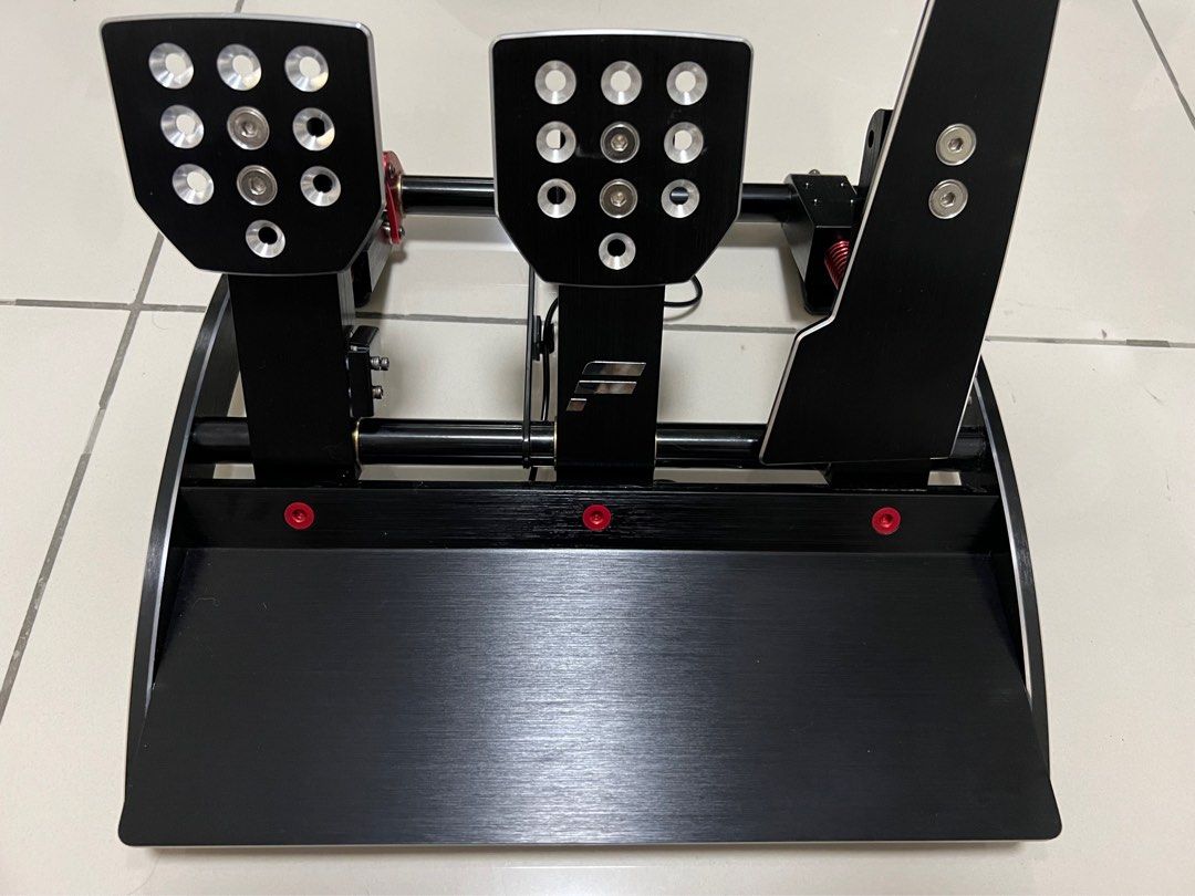 Fanatec clubsport V3 Pedal (almost new), Video Gaming, Gaming