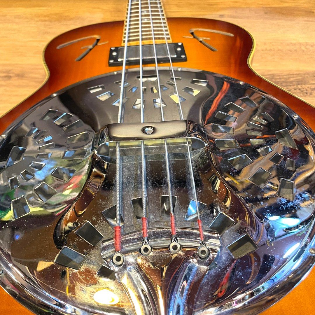 Fender Acoustic Resonator Bass FR51, Hobbies & Toys, Music & Media