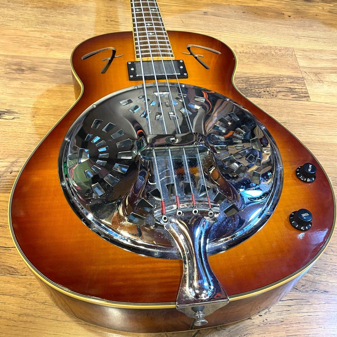 Fender Acoustic Resonator Bass FR51, Hobbies & Toys, Music & Media