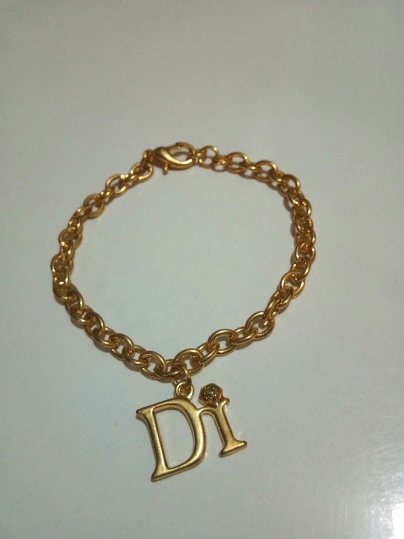 Di charm bracelet store