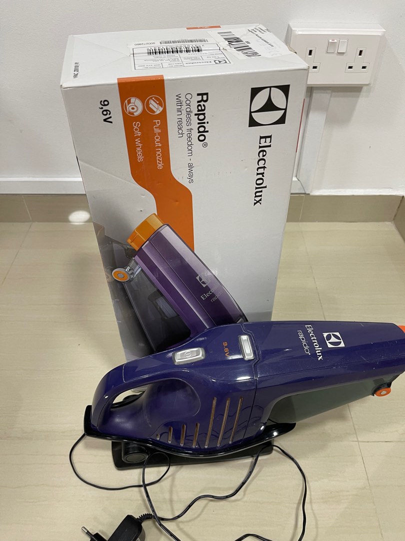 Handheld vacuum electrolux, TV & Home Appliances, Vacuum Cleaner