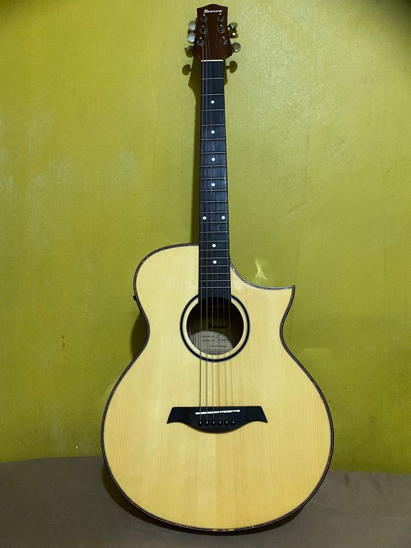 IBANEZ ACOUSTIC GUITAR, Hobbies & Toys, Music & Media, Musical