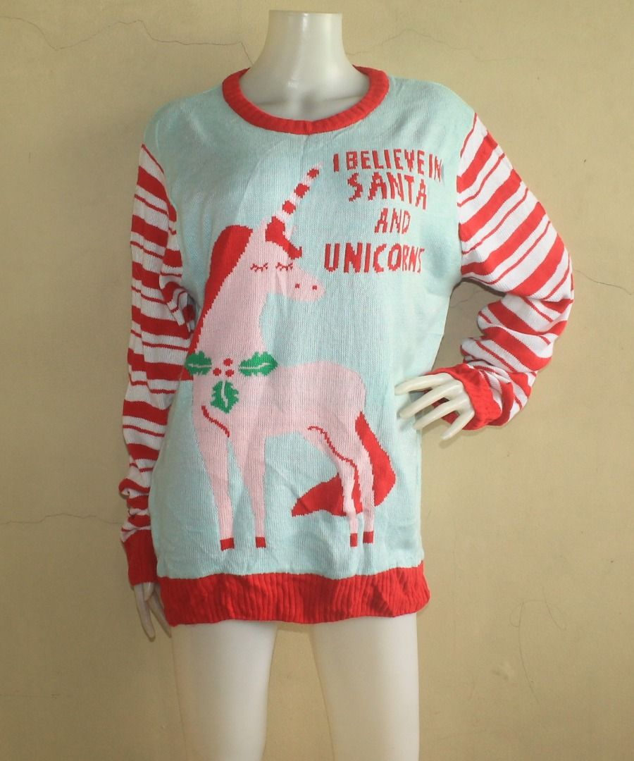 I believe in top santa and unicorns sweater
