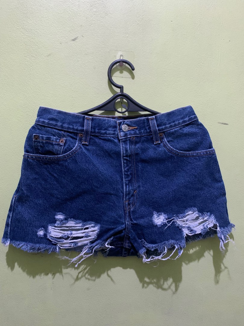 Levis shorts, Women's Fashion, Bottoms, Shorts on Carousell