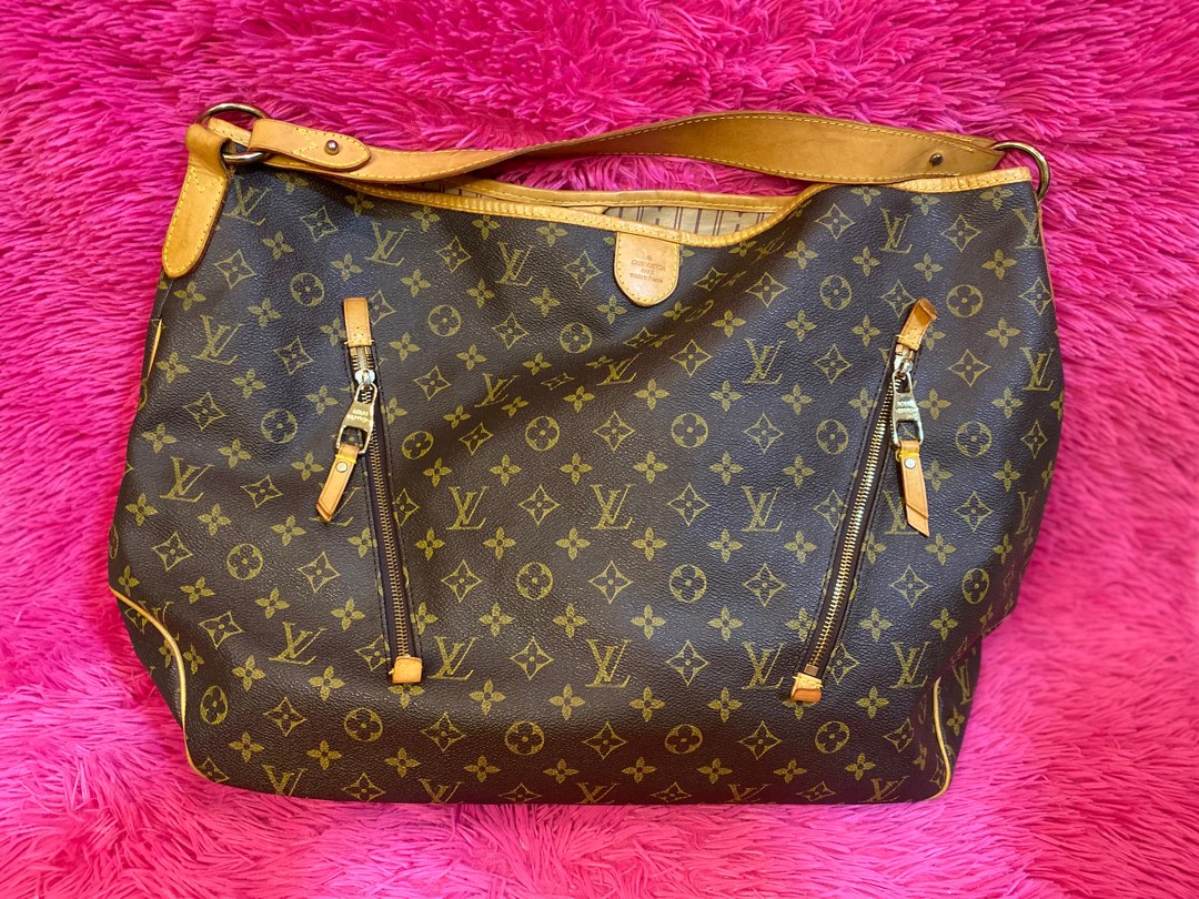 Louis Vuitton shoulder bag, Luxury, Bags & Wallets on Carousell