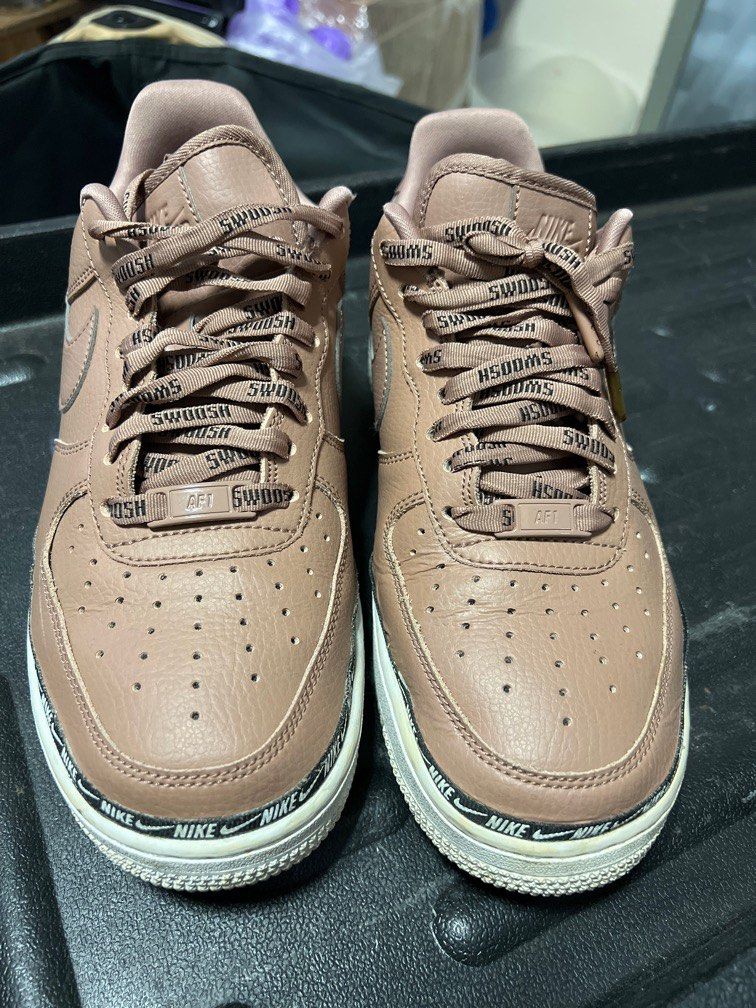 Nike Air Force swoosh in Nude blush ladies