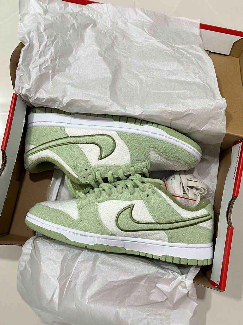 nike dunk low honeydew, Women's Fashion, Footwear, Sneakers on Carousell