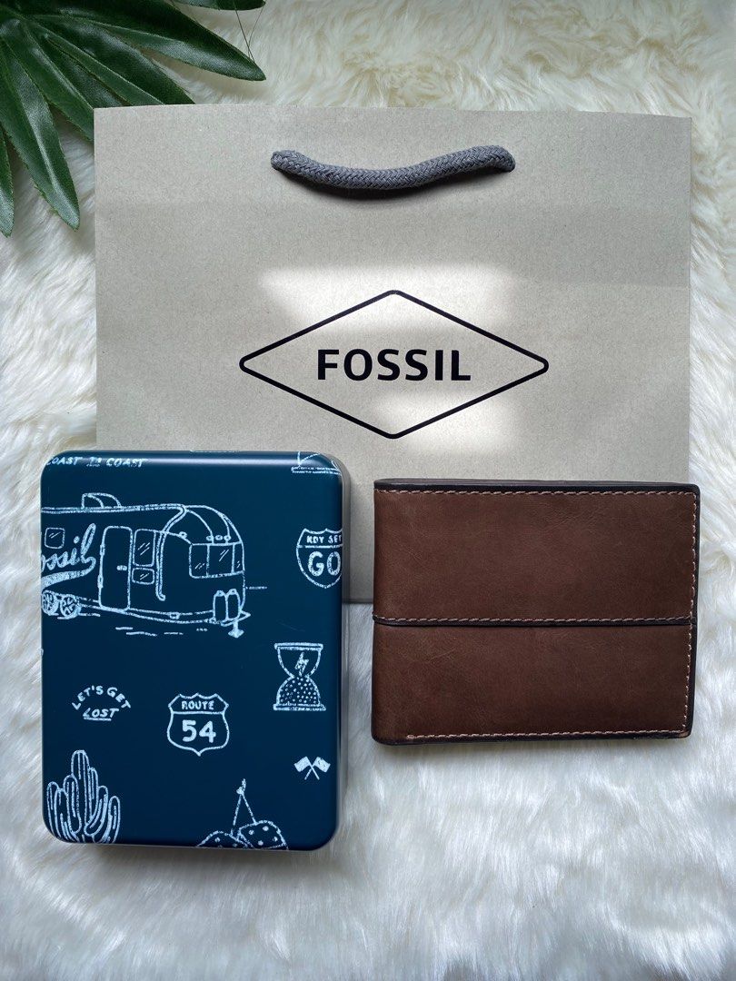 Original wallet fossil, Men's Fashion, Watches & Accessories, Wallets & Card Holders on Carousell Original Wallet Fossil, Men'S Fashion, Watches & Accessories, Wallets & Card Holders On Carousell