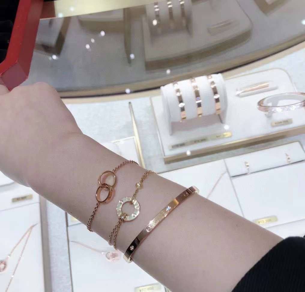 Preloved cartier hot sale love bracelet
