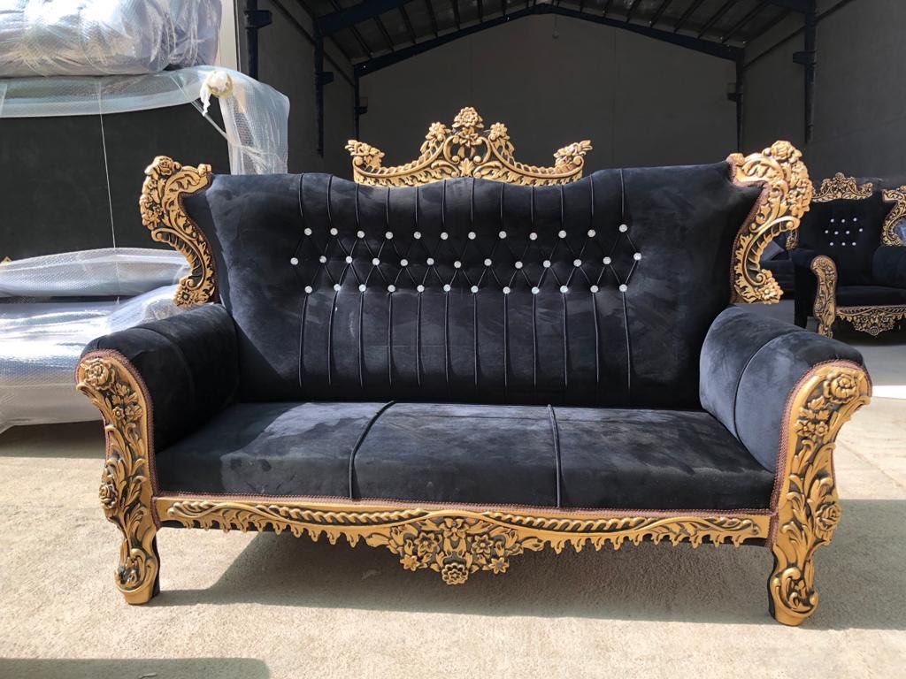 Black top victorian couch