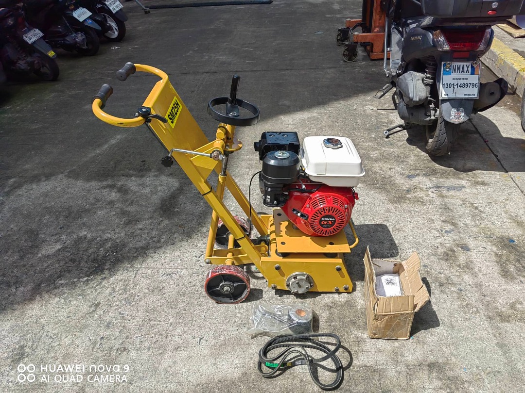 Scarifying Machine (9HP), Commercial & Industrial, Industrial Equipment ...