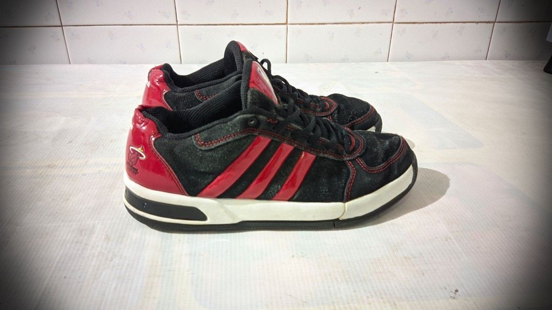 Sepatu adidas special edition nba miami heat RARE Fesyen Pria