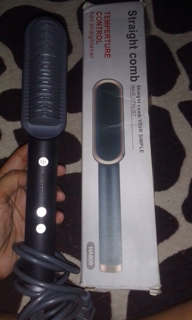 STRAIGHT COMB, Beauty & Personal Care, Hair on Carousell
