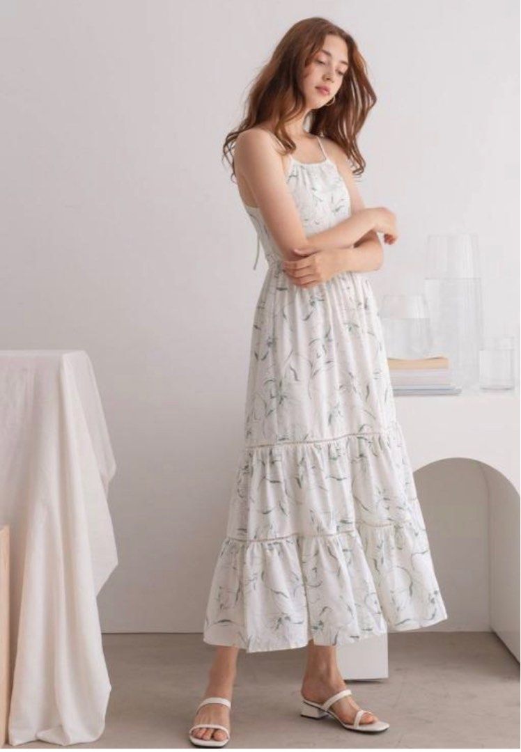 Love sam store daisy embroidered dress