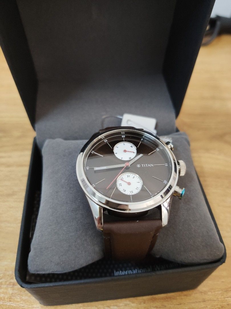 Titan on sale elmnt watch