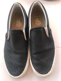 (Category: ) located in . Submitted by declutterpeach.mnl (Listing ID 1196089322, Image 1). Description: .
