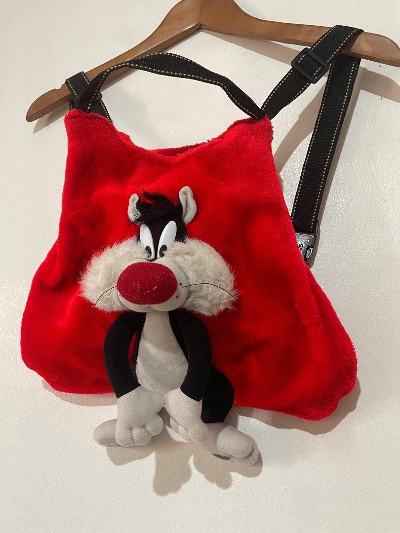Vintage Sylvester kids bag (Category: Other Babies Going Out Needs) located in Quezon City. Submitted by brainsells (Listing ID 1196088994, Image 2). Description: Vintage Sylvester from Looney Tunes bag Missing 1 button Wysiwyg.