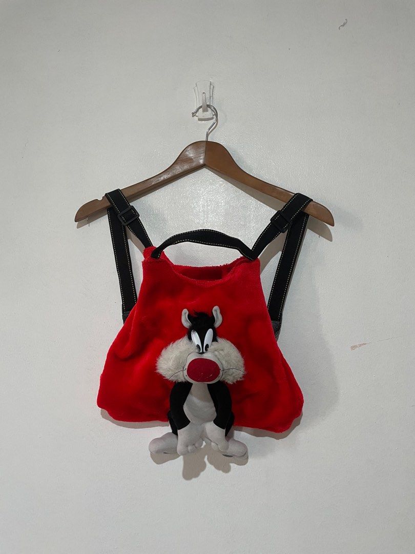 Vintage Sylvester kids bag (Category: Other Babies Going Out Needs) located in Quezon City. Submitted by brainsells (Listing ID 1196088994, Image 1). Description: Vintage Sylvester from Looney Tunes bag Missing 1 button Wysiwyg.